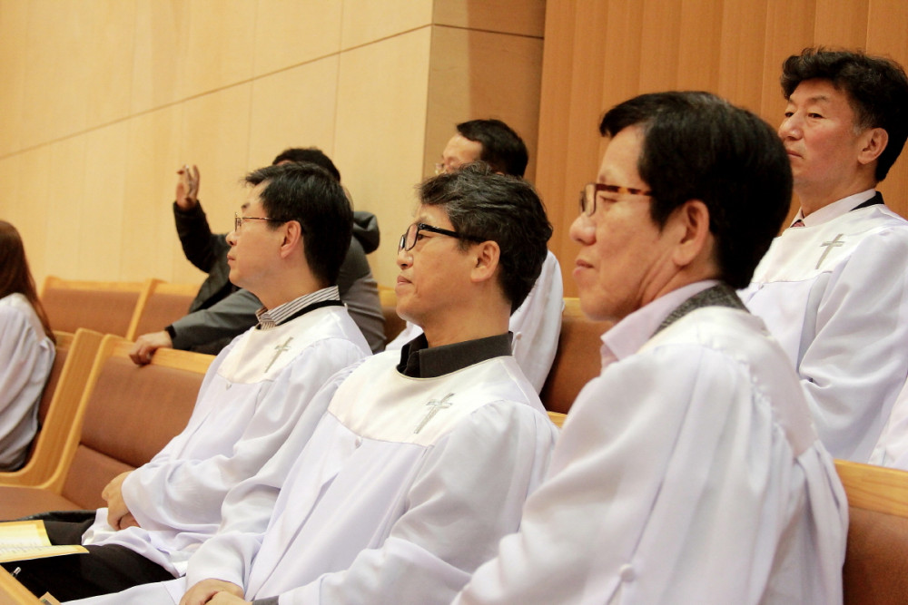 s_20151121한센선교 자선 음악회 성도 모습 (14).JPG